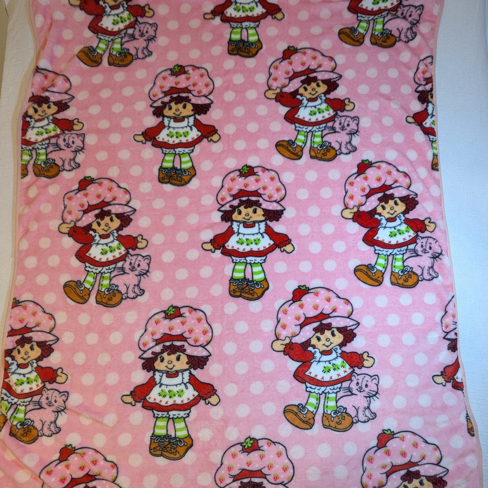 Adorable Pink Kids Blanket with Cartoon Characters